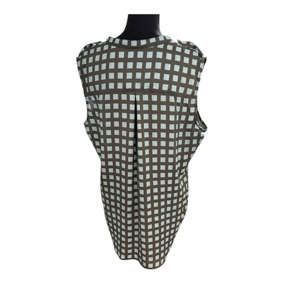 New York & Co sleeveless blouse with a gray and light blue squares size XL - Picture 4 of 5